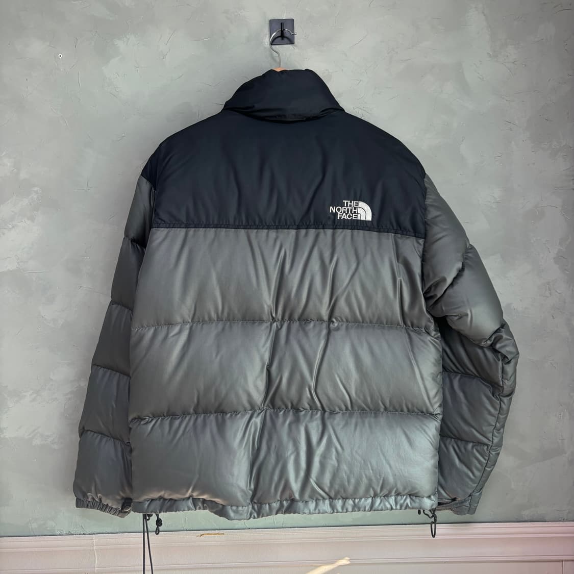 노스페이스 700 눕시 구스다운 패딩 다크 그레이 상품이미지7