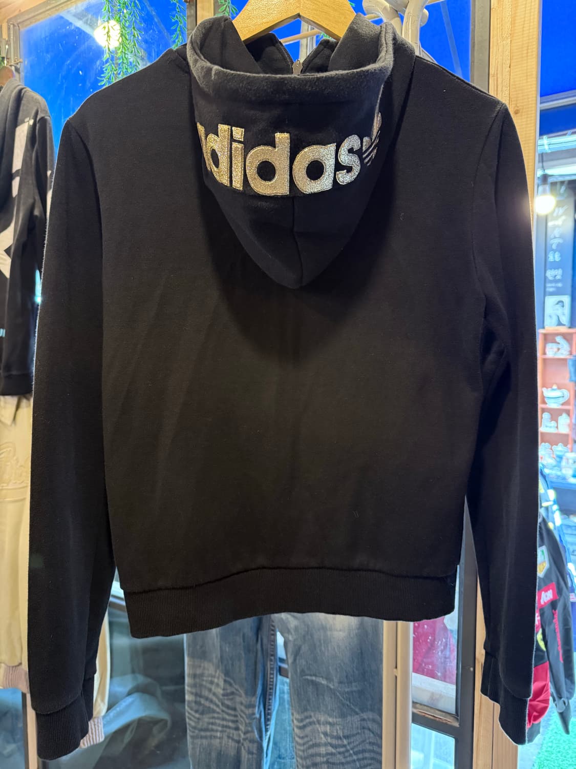 아디다스 금장로고 블랙 후드집업 상품이미지3