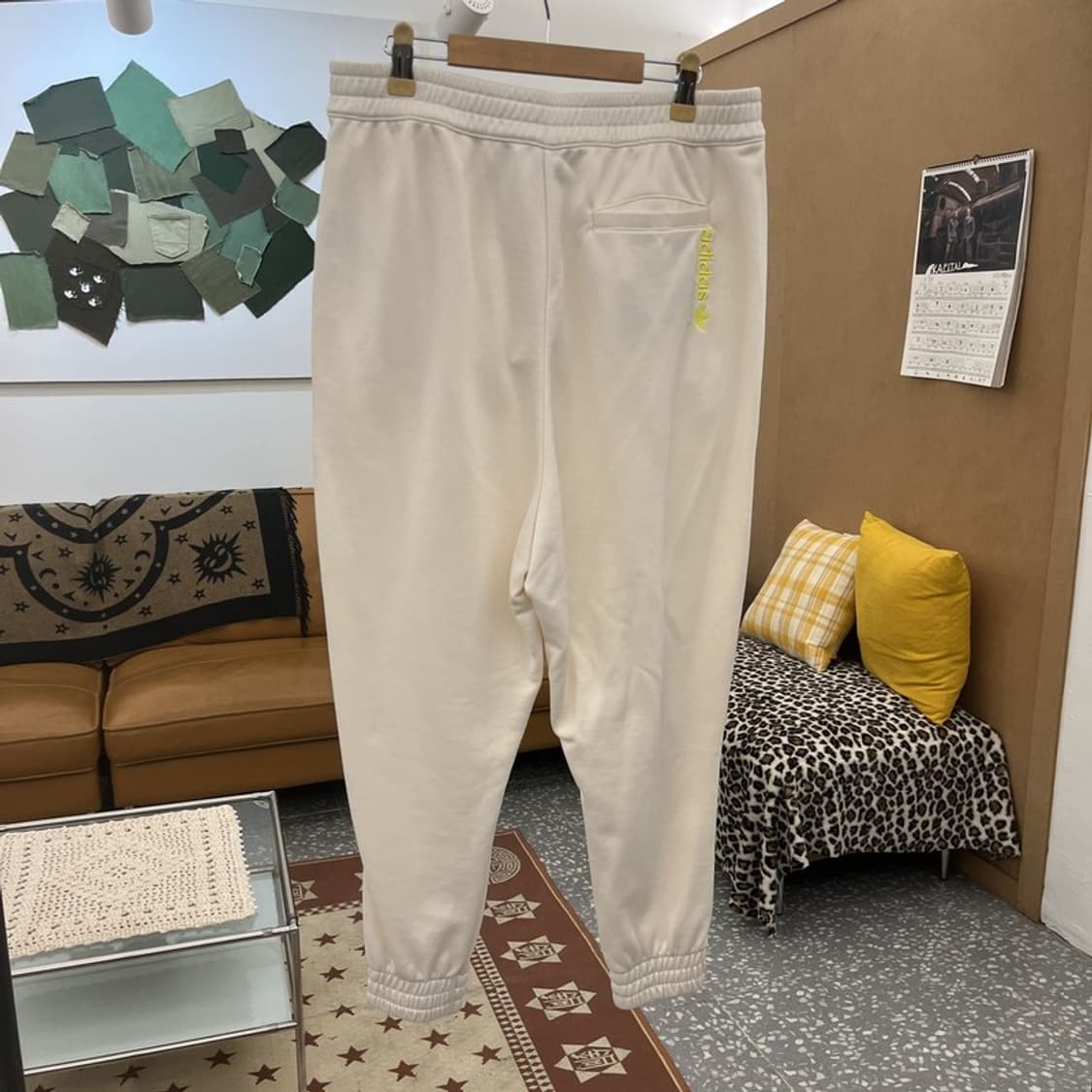 아디다스 올드스쿨 펑크 키치 힙로고 조거 스웻팬츠 M C10002 상품이미지4