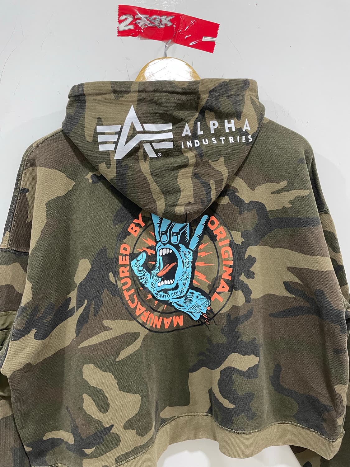 Alpha Industries X Santa Cruz 카모 크롭 후드티 상품이미지9