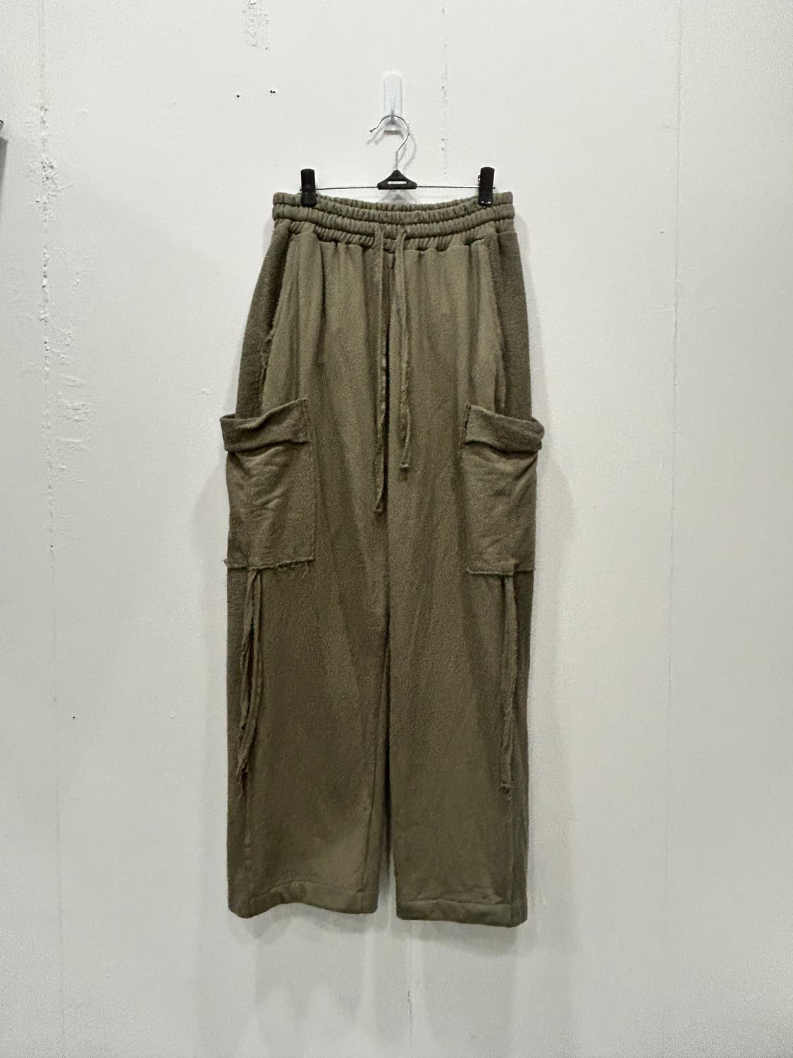 마뗑킴 Matin Kim 올리브카키 워커 카고 스웻팬츠 F 상품이미지1