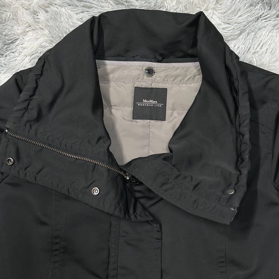 막스마라 블랙 숏 다운 점퍼  상품이미지2