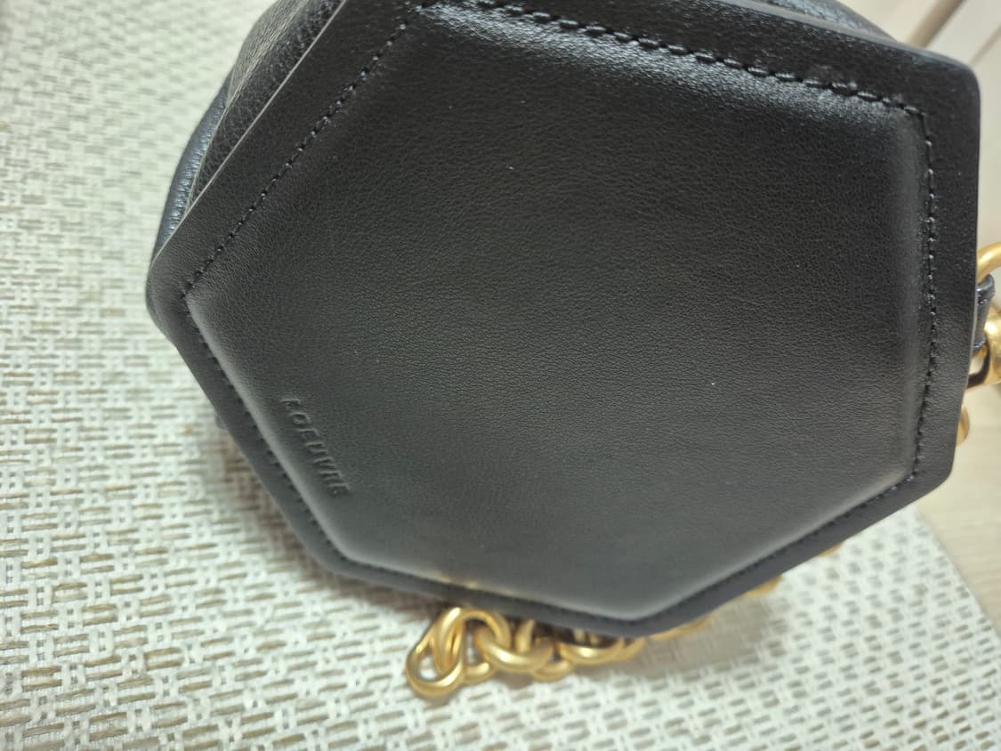 루에브르 삭드트롬펫 스몰 블랙 크로스 가방 상품이미지5