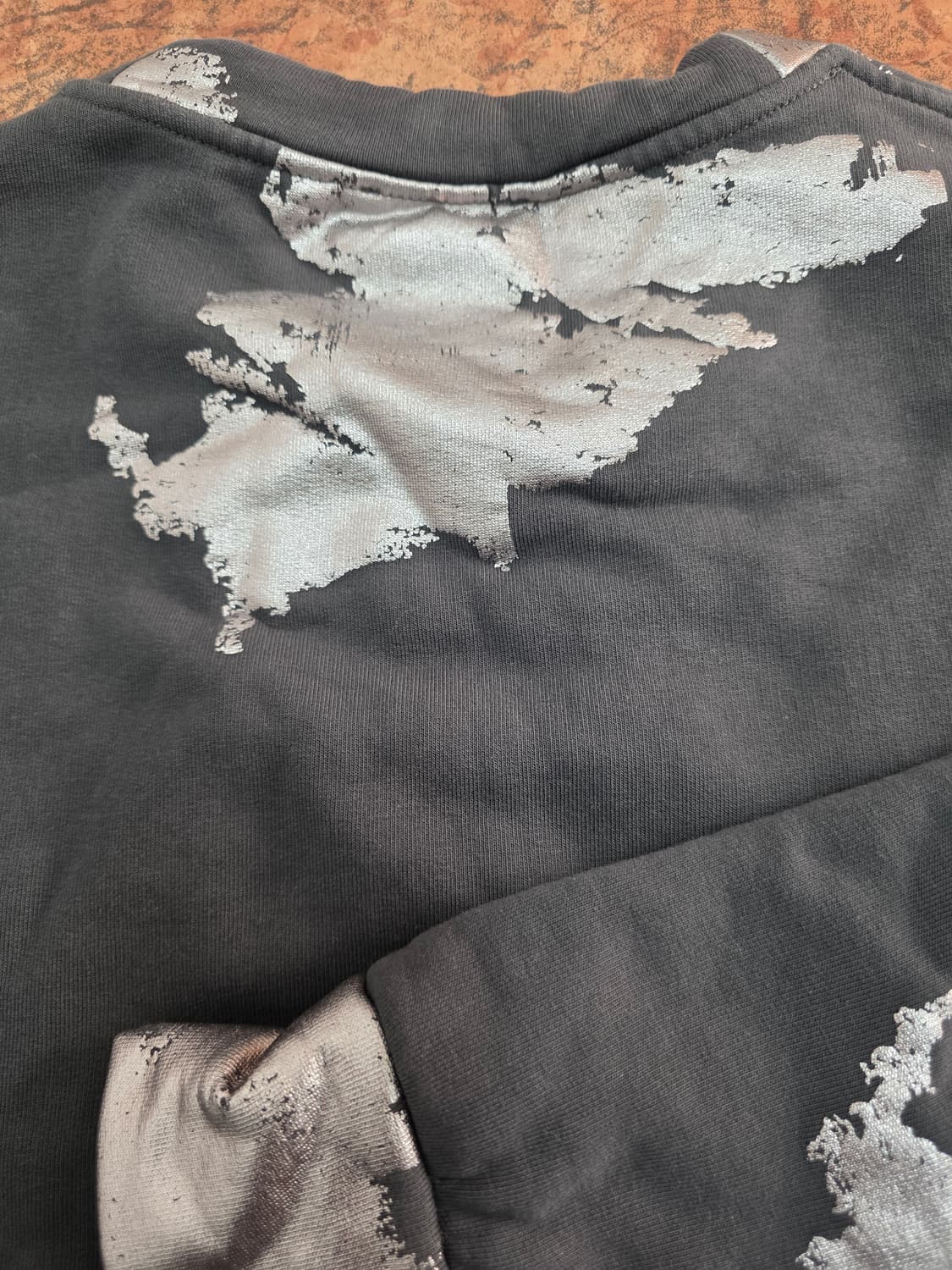 COS 코스 루즈핏 글리터 프린팅 기모 맨투맨 M 상품이미지7