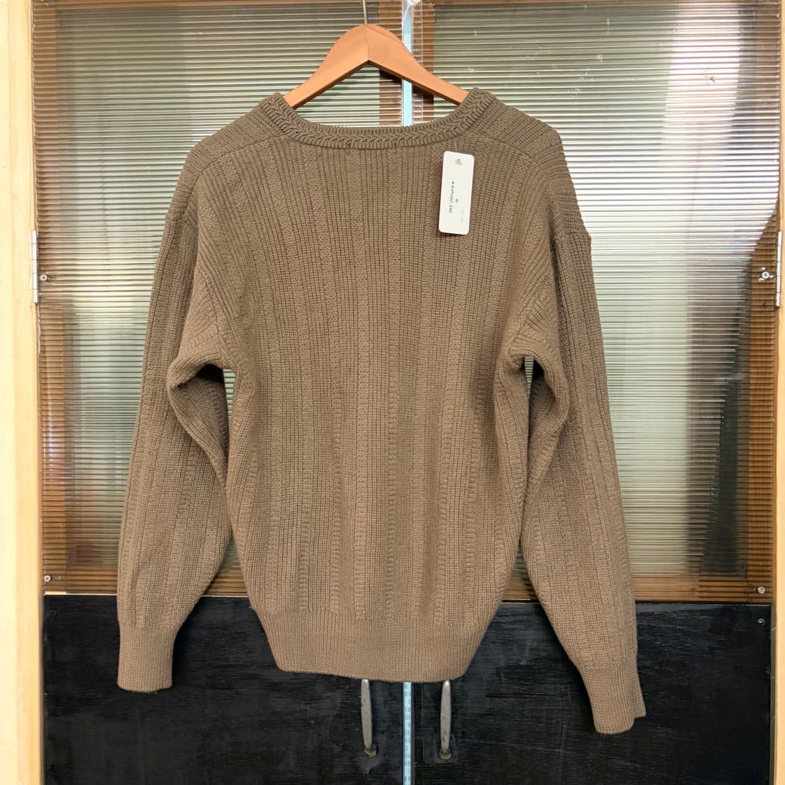 입생로랑 브이넥 울니트 상품이미지3