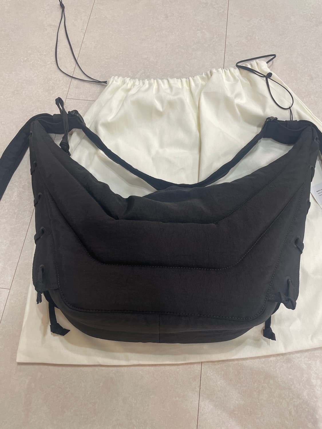 르메르 소프트 게임백 미디움 다크초코 상품이미지2