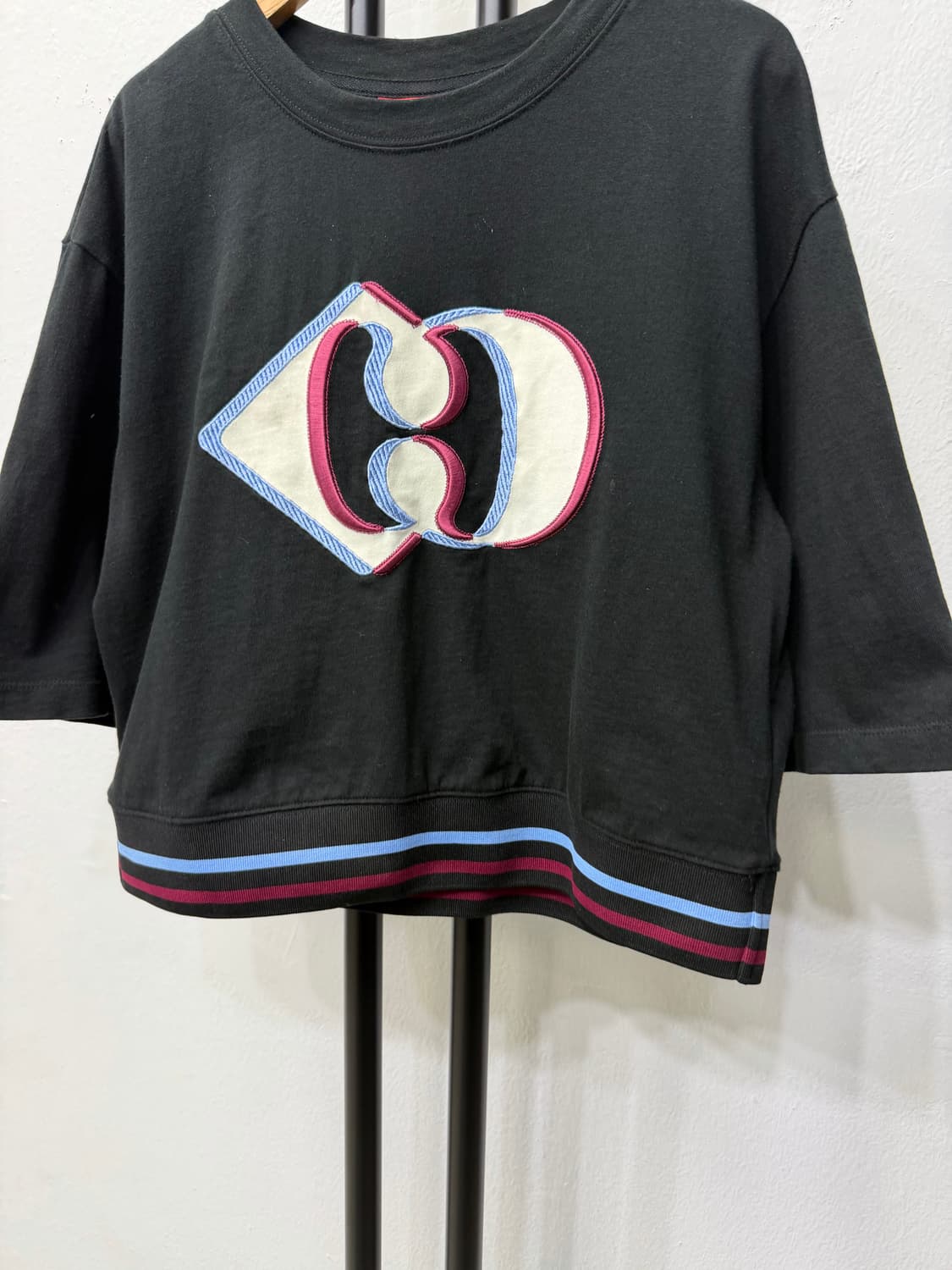 정품) 럭키슈에뜨 22ss 자수 티셔츠 F 상품이미지3