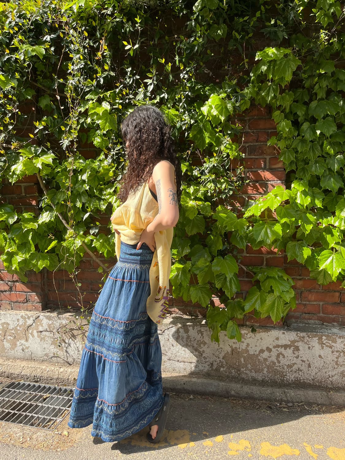 에스닉 자수 포인트 데님 롱 스커트 상품이미지3