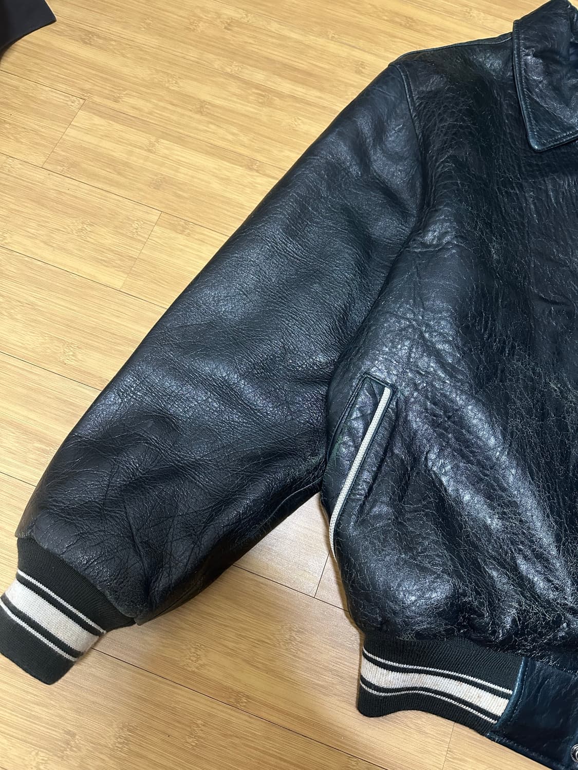 아비렉스 레더 바시티 자켓 상품이미지2