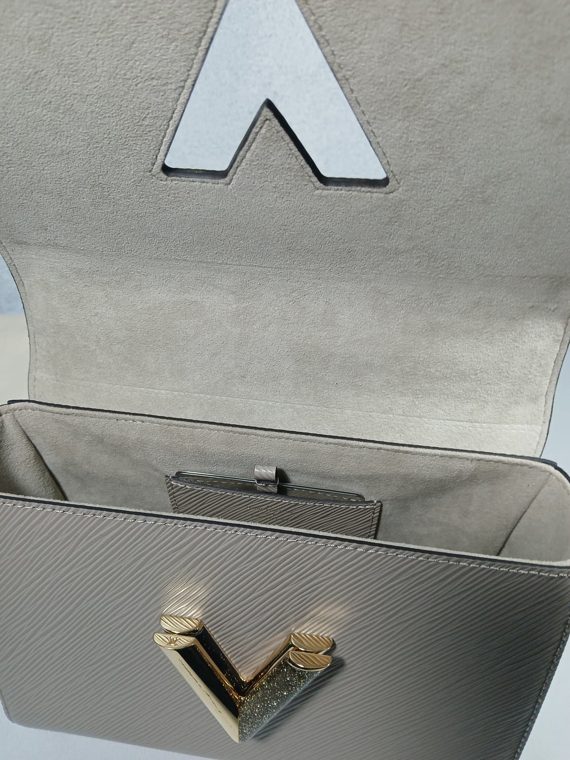 루이비통 트위스트MM 체인백 M59033 상품이미지10