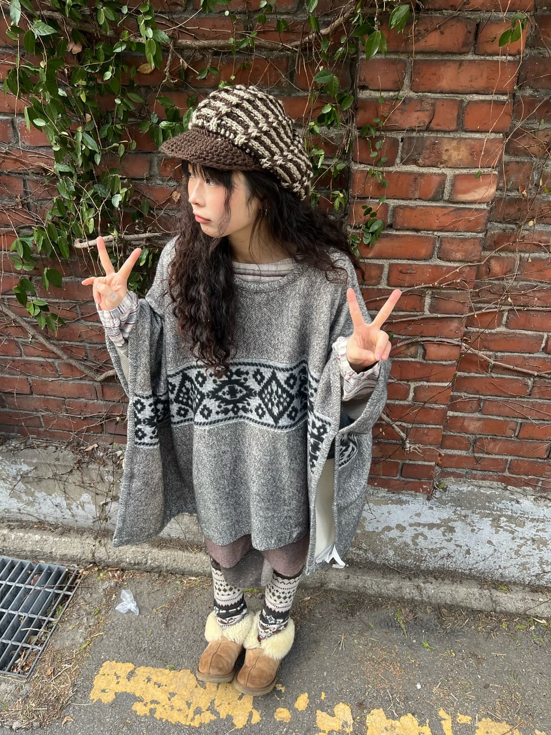 히피 패턴 포인트 니트 케이프 상품이미지1