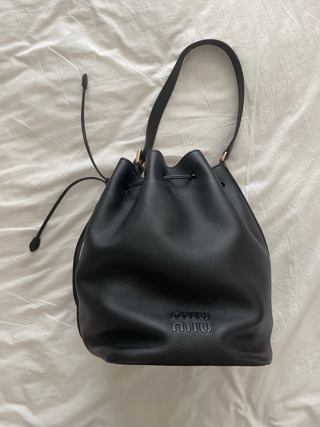 미우미우 버킷백 블랙 상품이미지1