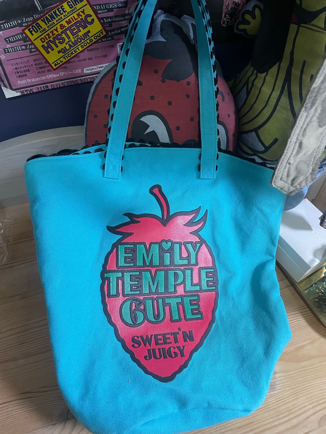에밀리템플큐트 EMILY TEMPLE CUTE 딸기 토트백 상품이미지1
