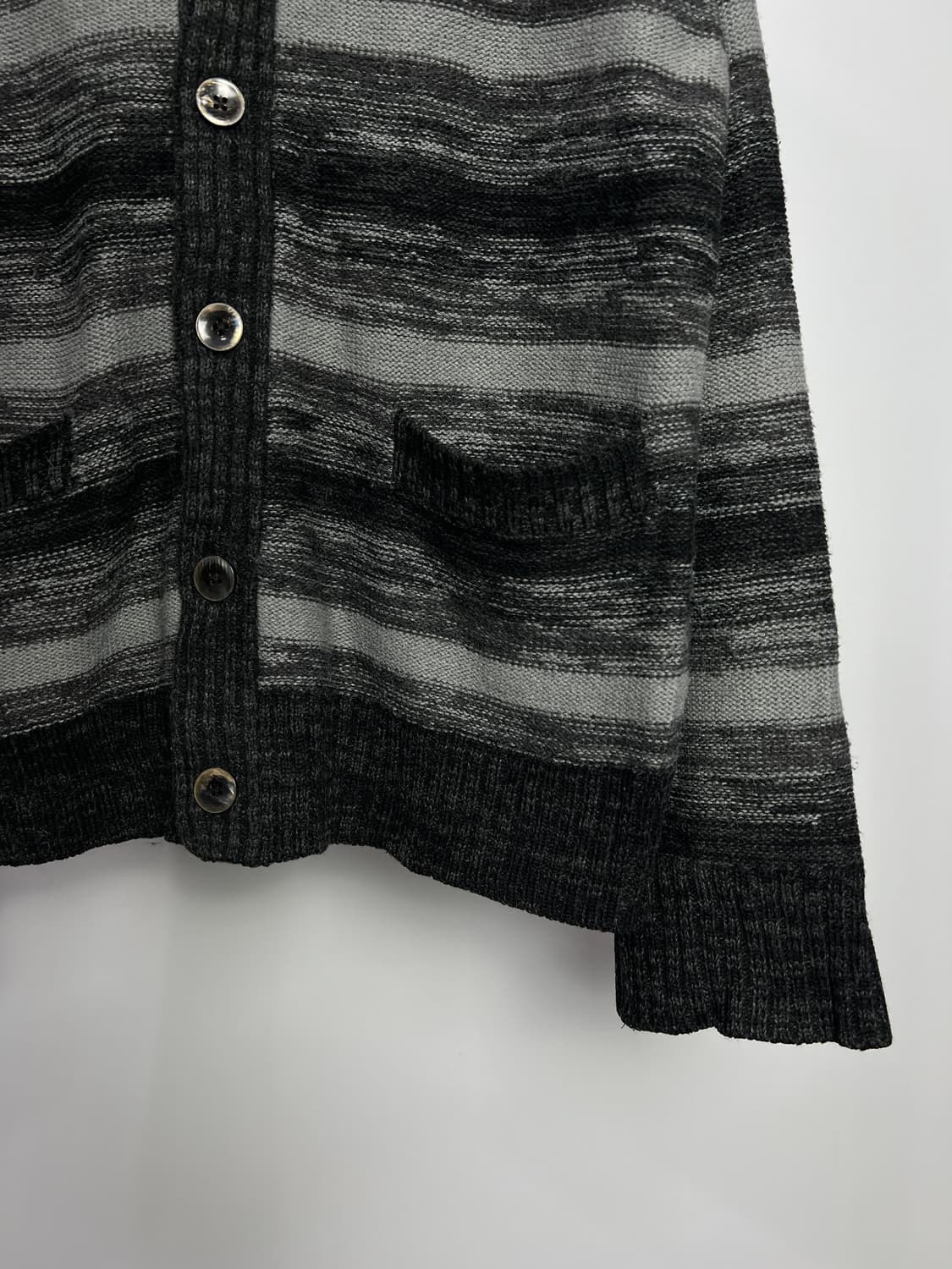 LOUIS CHAVLON 스트라이프 니트 가디건  상품이미지4