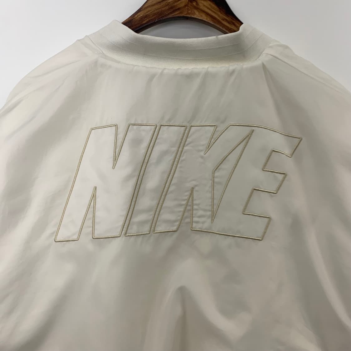 나이키 스포츠웨어 우먼스 리버서블 인조 퍼 봄버 자켓 상품이미지7