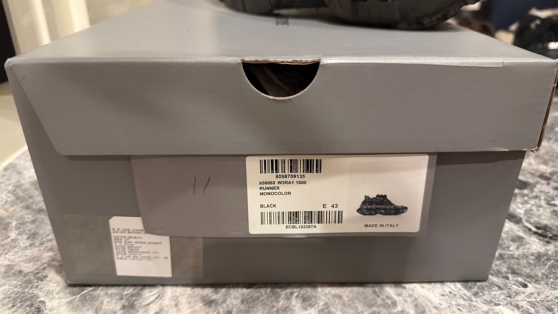 발렌시아가 뉴러너 블랙 43 상품이미지5