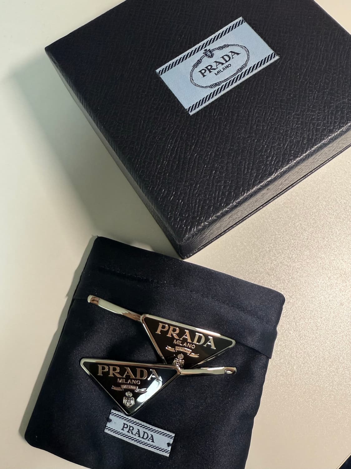 프라다 삼각로고 헤어핀 풀박스(정품) 상품이미지3