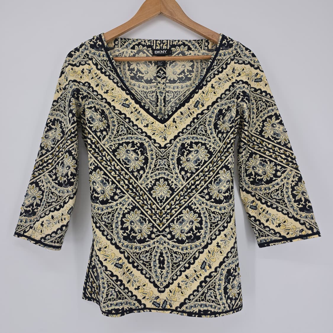 DKNY 패턴 비즈 자수 포인트 코튼 블라우스 상품이미지1