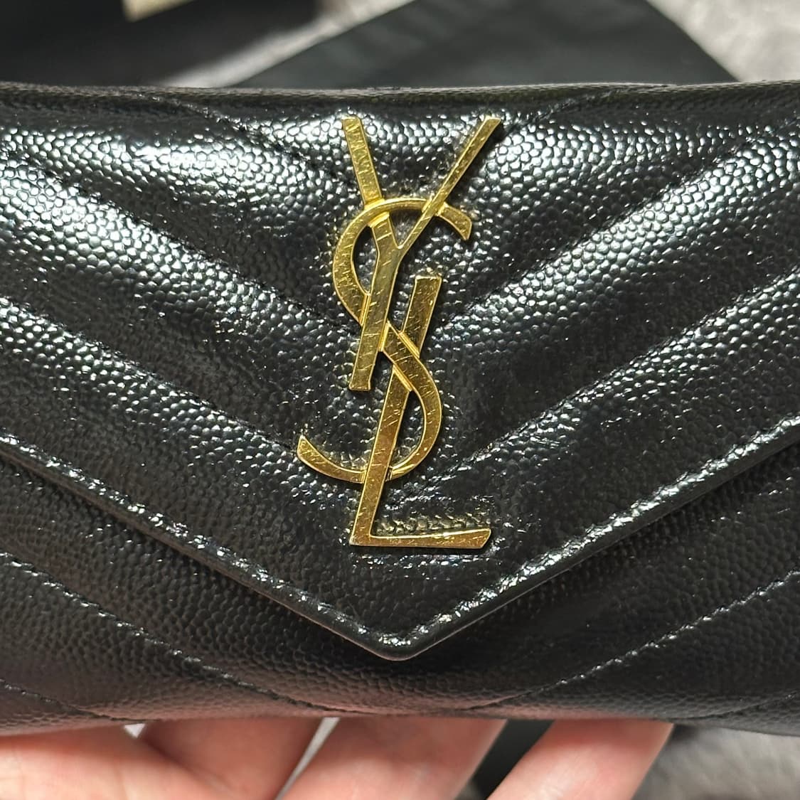 [풀구성] 입생로랑 마틀라세 엔벨로프 중지갑 블랙 상품이미지3