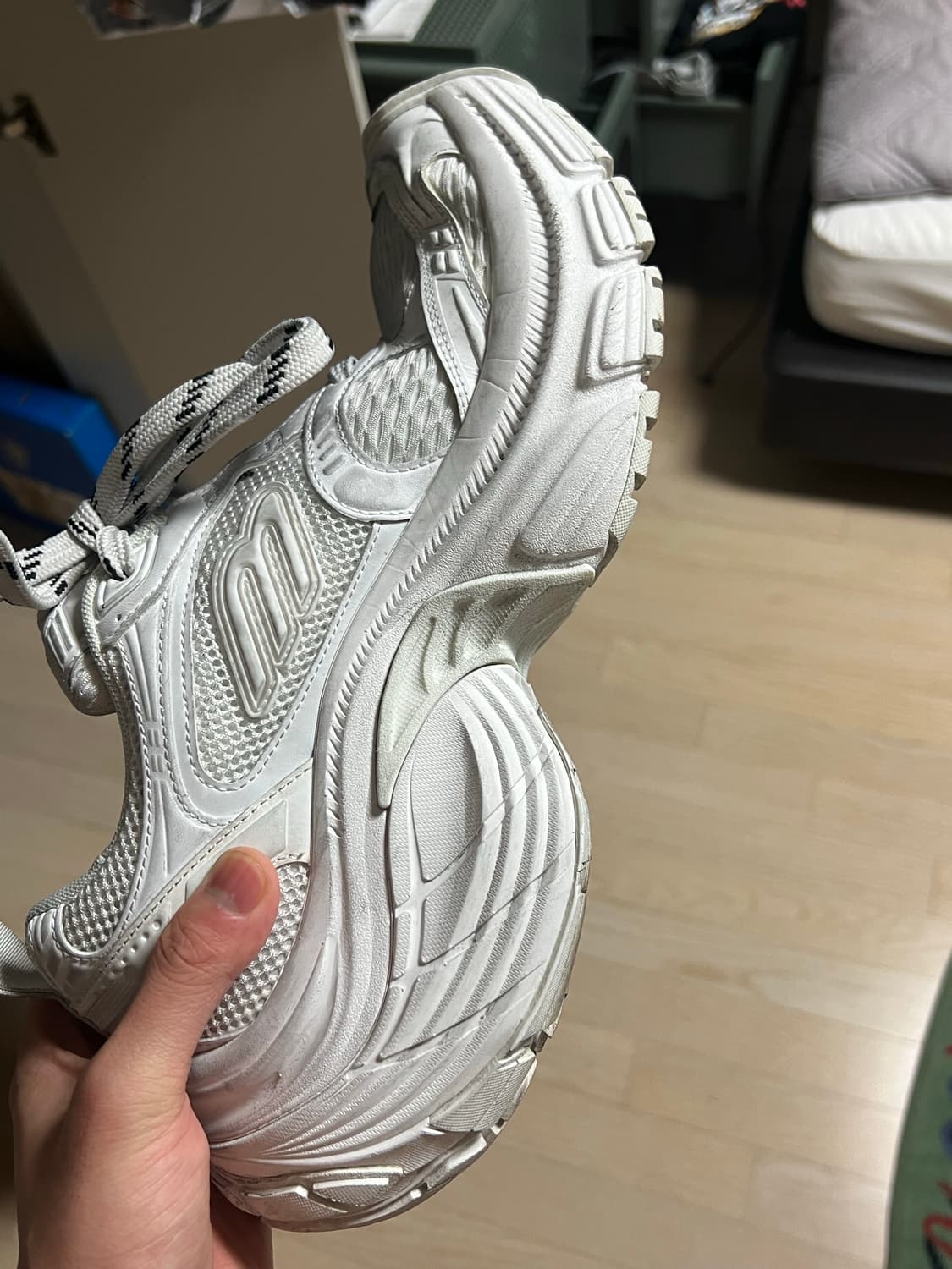 발렌시아가 6xl 42 사이즈 상품이미지3