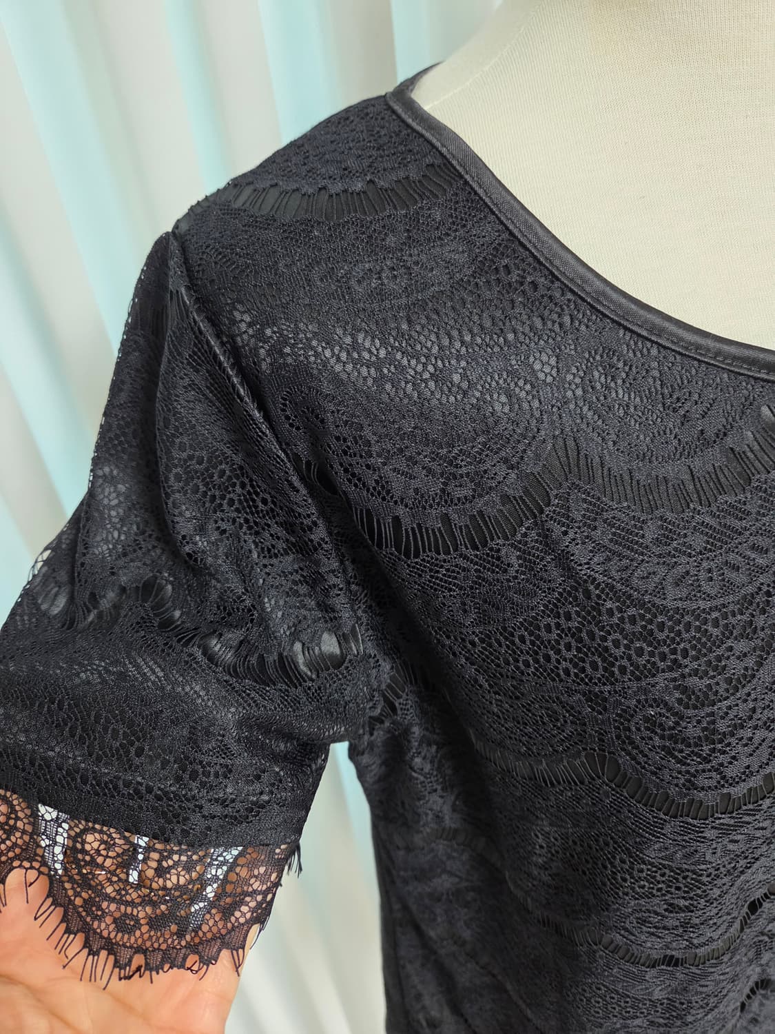 블랙 레이스 반팔 블라우스 상품이미지2