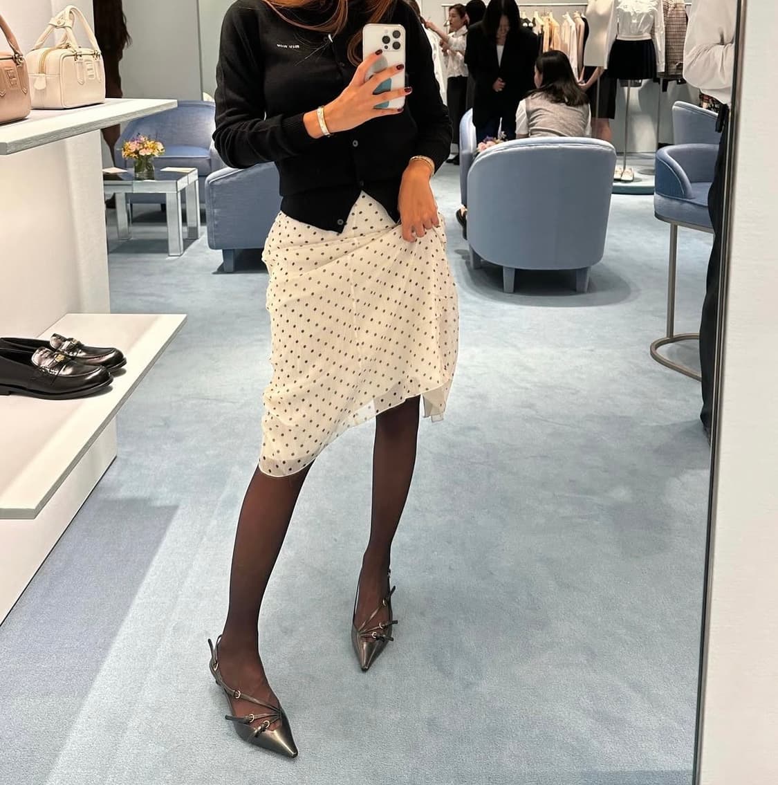Miumiu 페이턴트 브러쉬드 레더 슬링백 상품이미지4