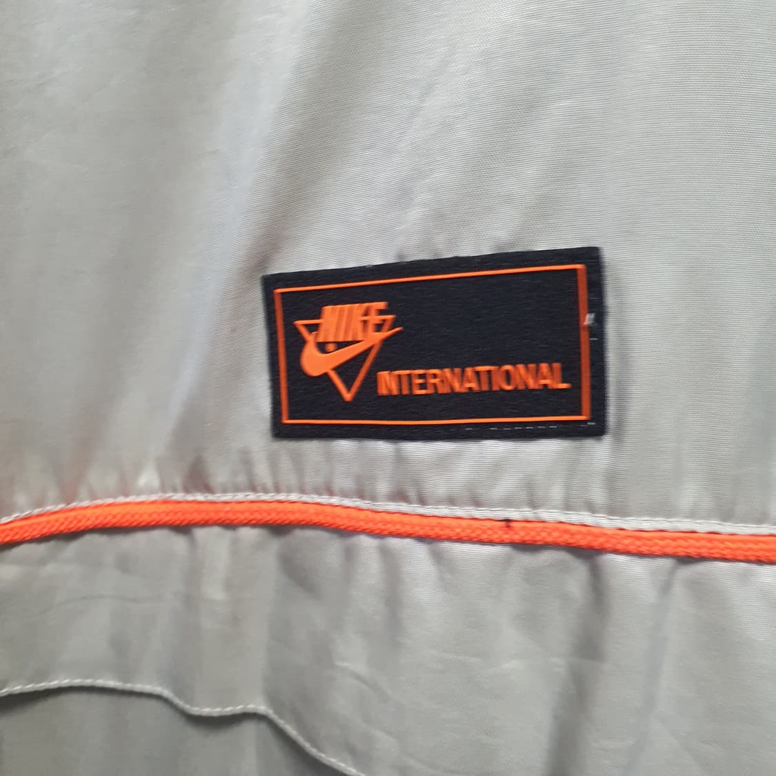 나이키 한국 나이키 인터내셔널 윈드브레이커 바람막이   상품이미지3