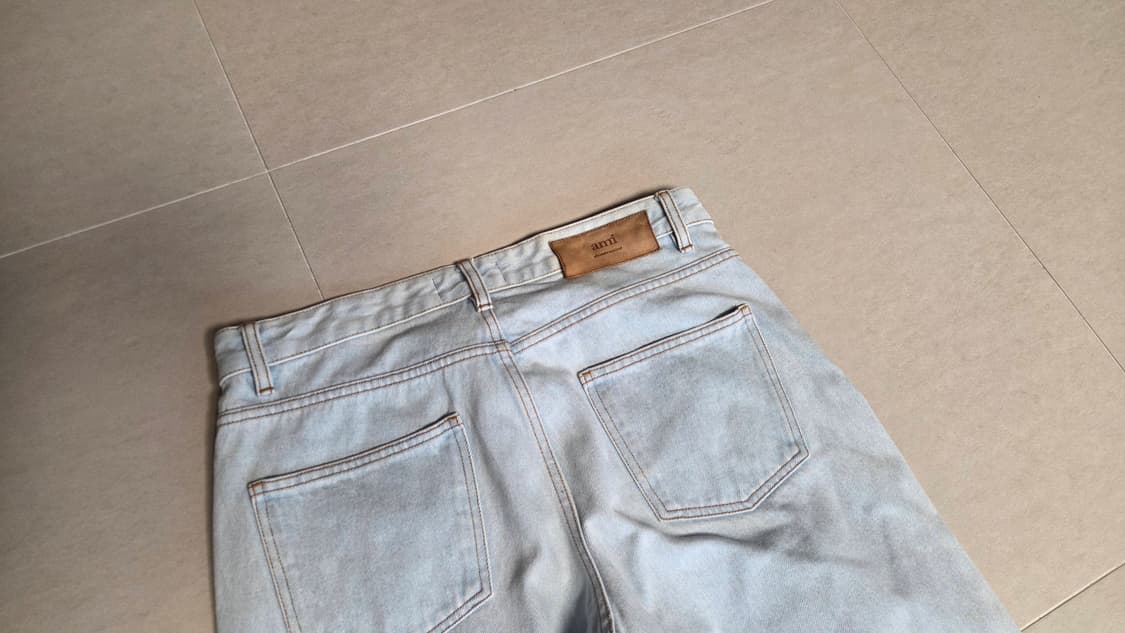 AMI 아미 캐롯핏 5포켓 워시드 연청 데님진  상품이미지6