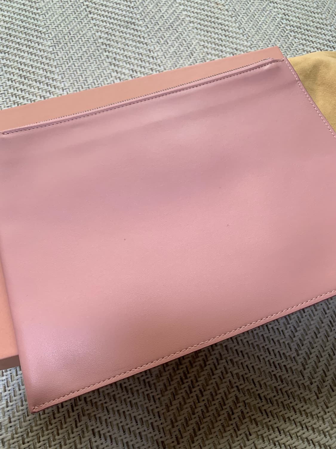 아크네스튜디오 클러치 상품이미지5