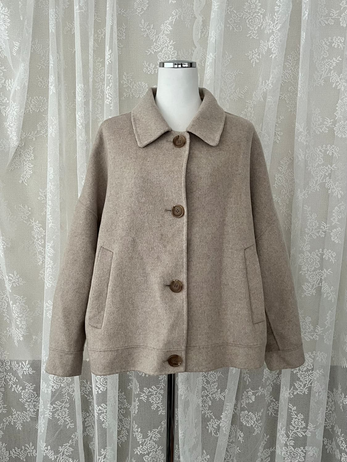 66) 리스트 핸드메이드 숏 코트 베이지 상품이미지1