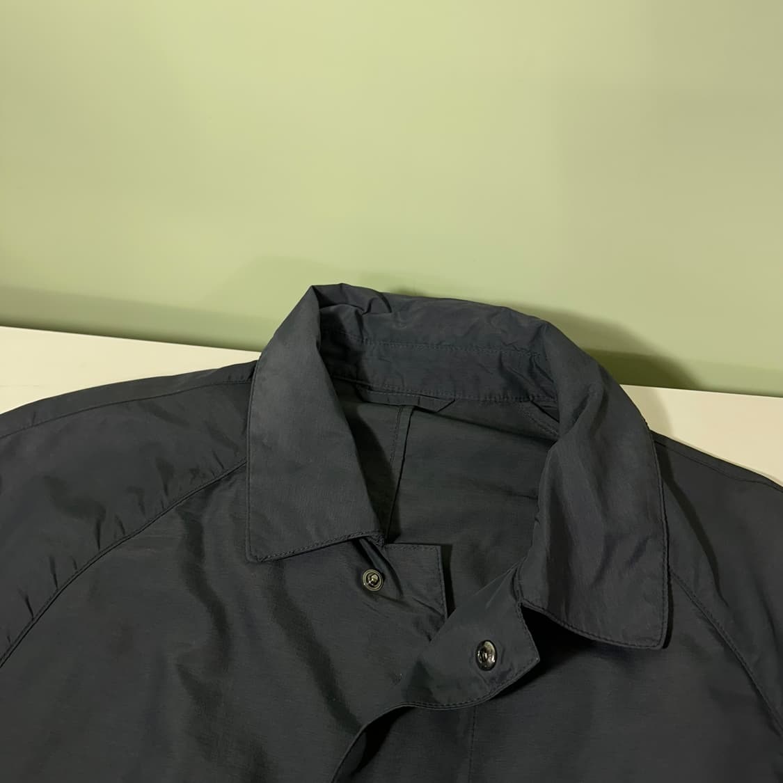 100 빈폴 챠콜 그레이 나일론 간절기 경량 레인트렌치코트 상품이미지5