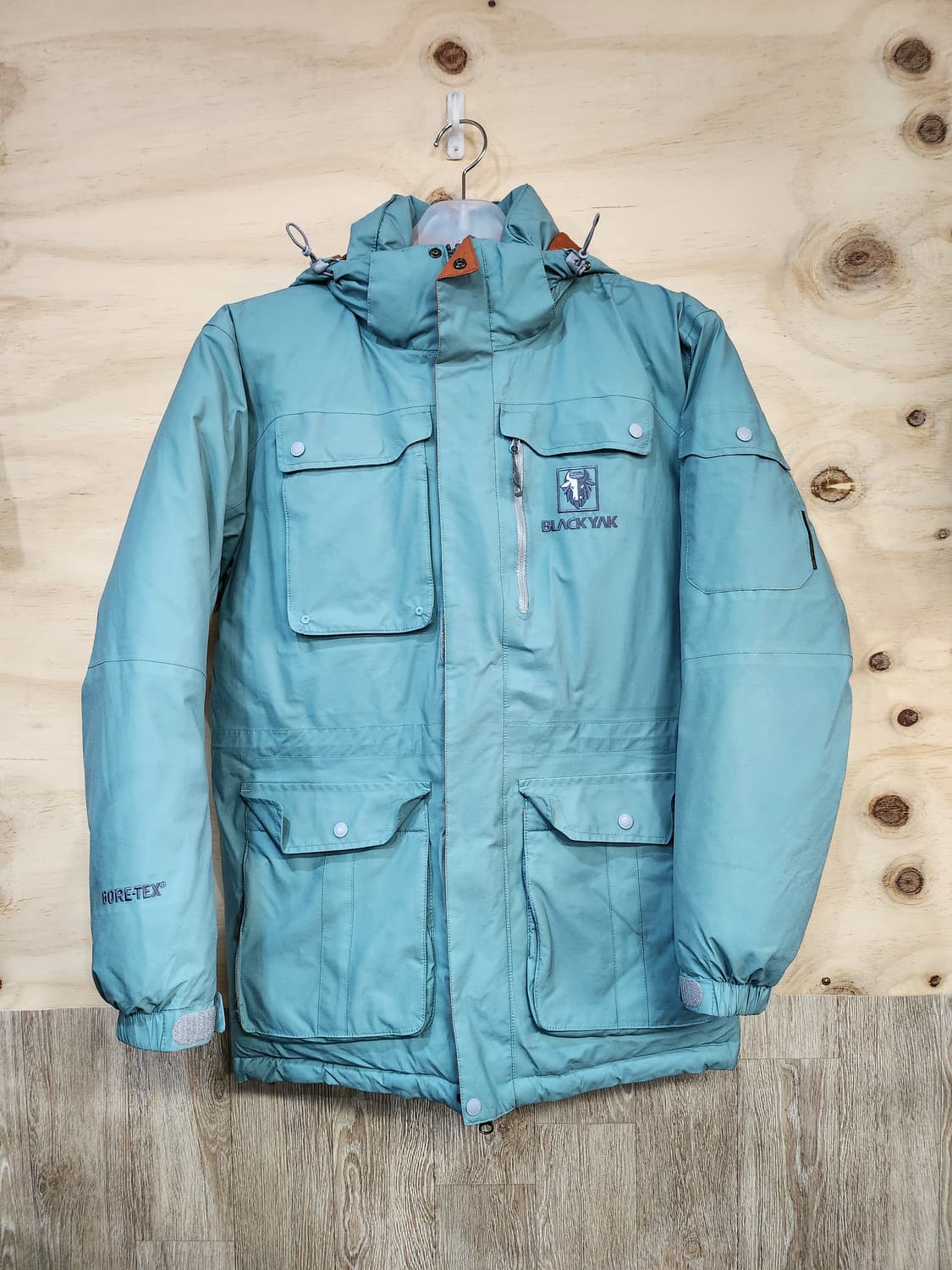 422) 블랙야크 L다리우스 구스다운자켓 고어텍스 패딩 상품이미지1