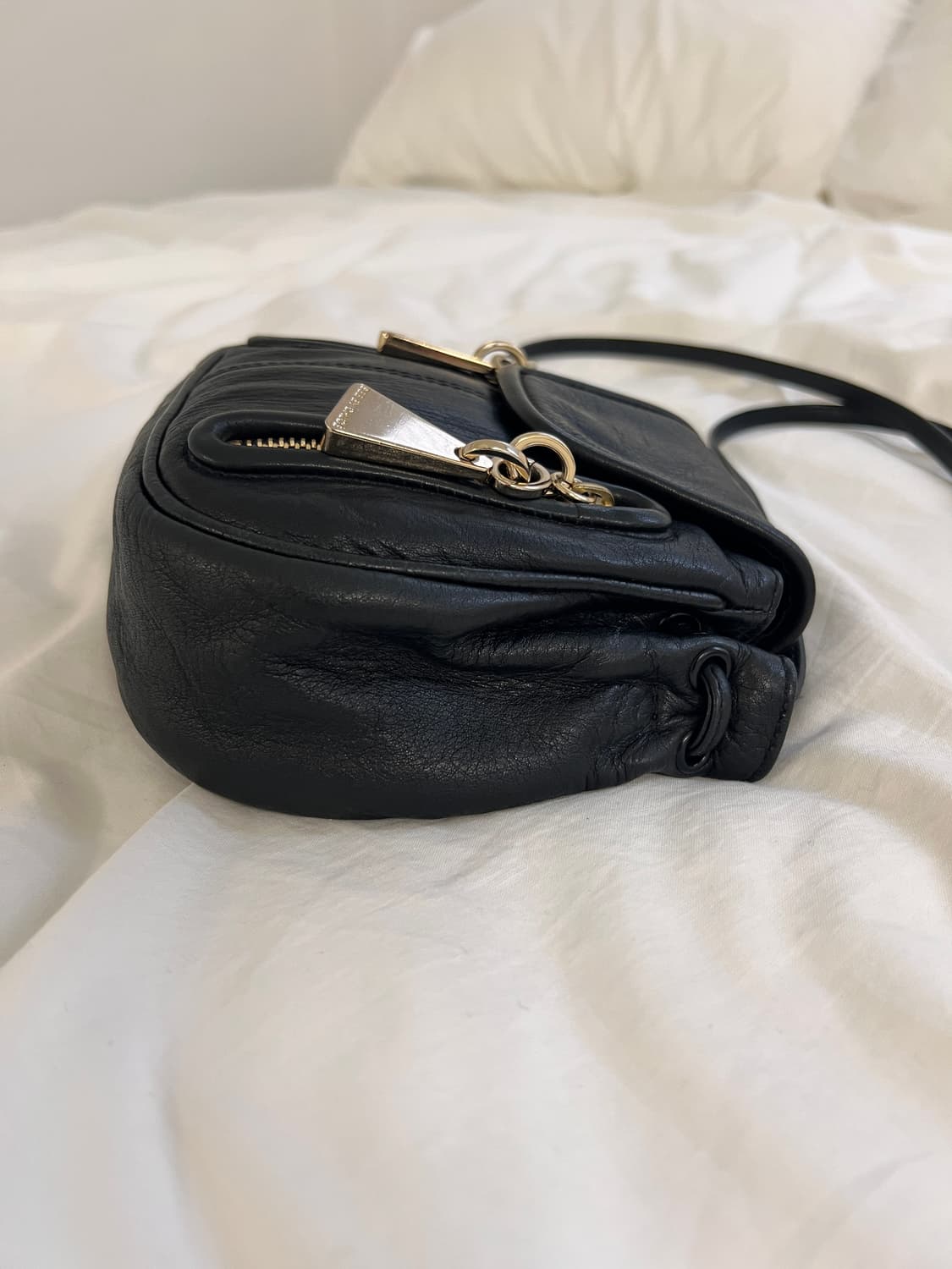 씨바이끌로에 블랙 레더 크로스백 상품이미지8