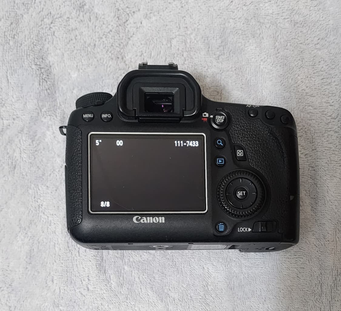 캐논 디지털카메라 EOS 6D 카메라 바디만 팝니다. 상품이미지7