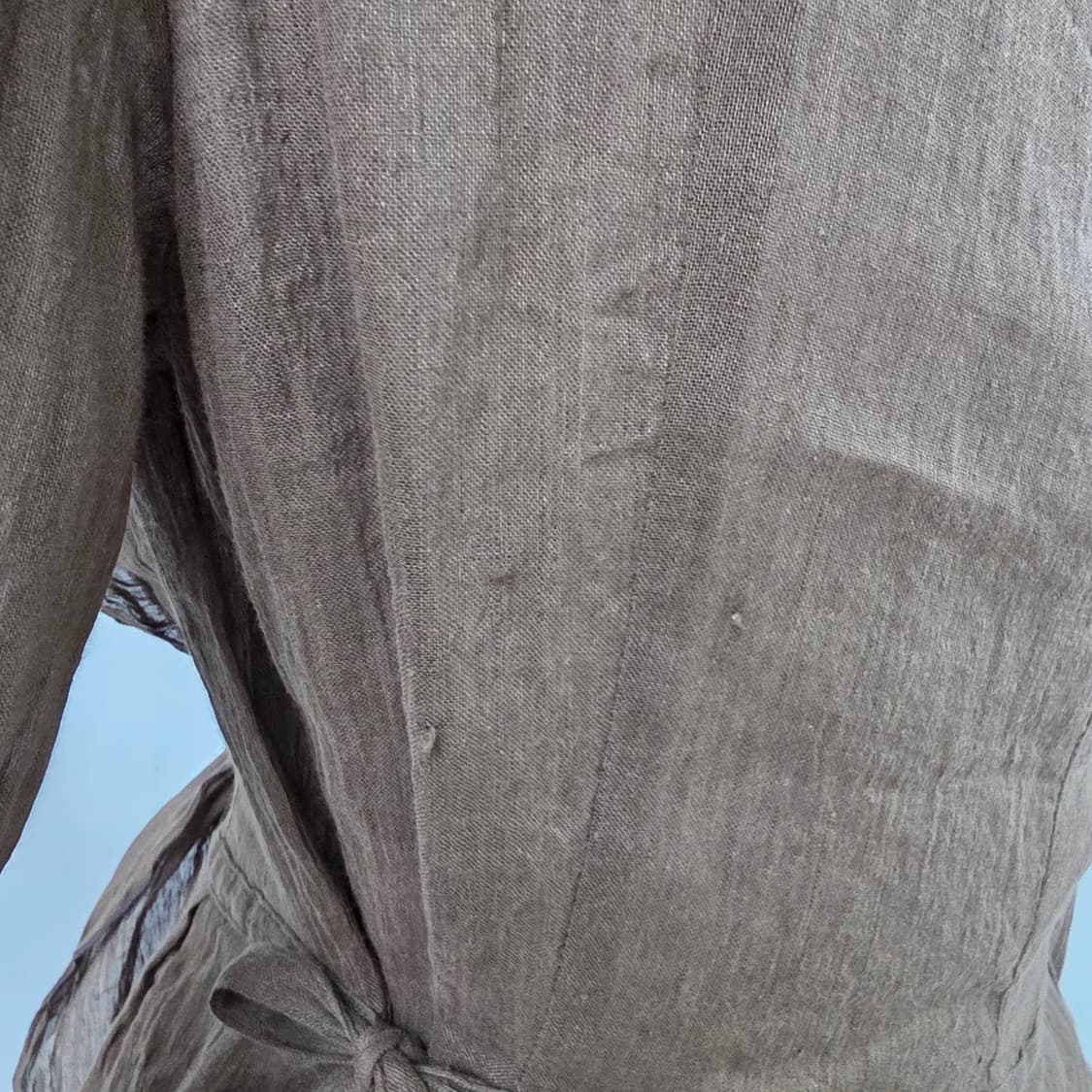 카키 린넨 혼방 내츄럴 리본 랩 블라우스 상품이미지10