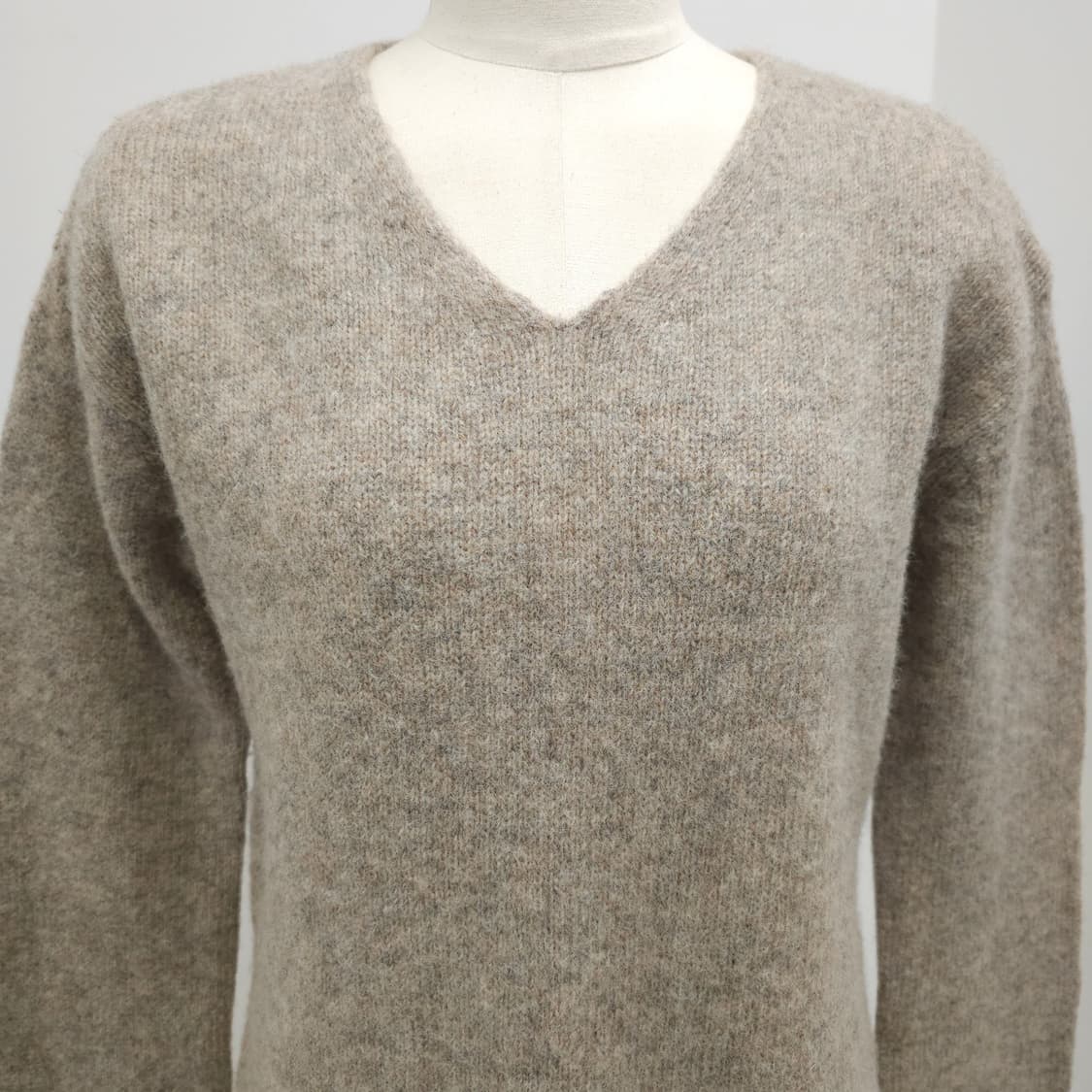 유니클로 울100 베이지 브이넥 롱니트 상품이미지3