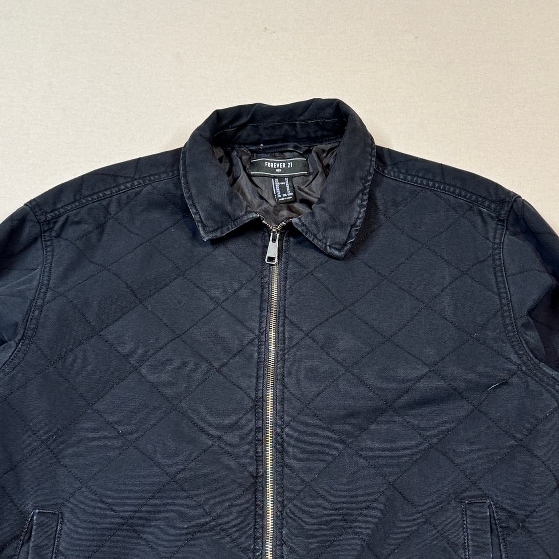 M) FOREVER 21 블랙 다이아몬드 퀼팅 블루종 자켓 상품이미지3