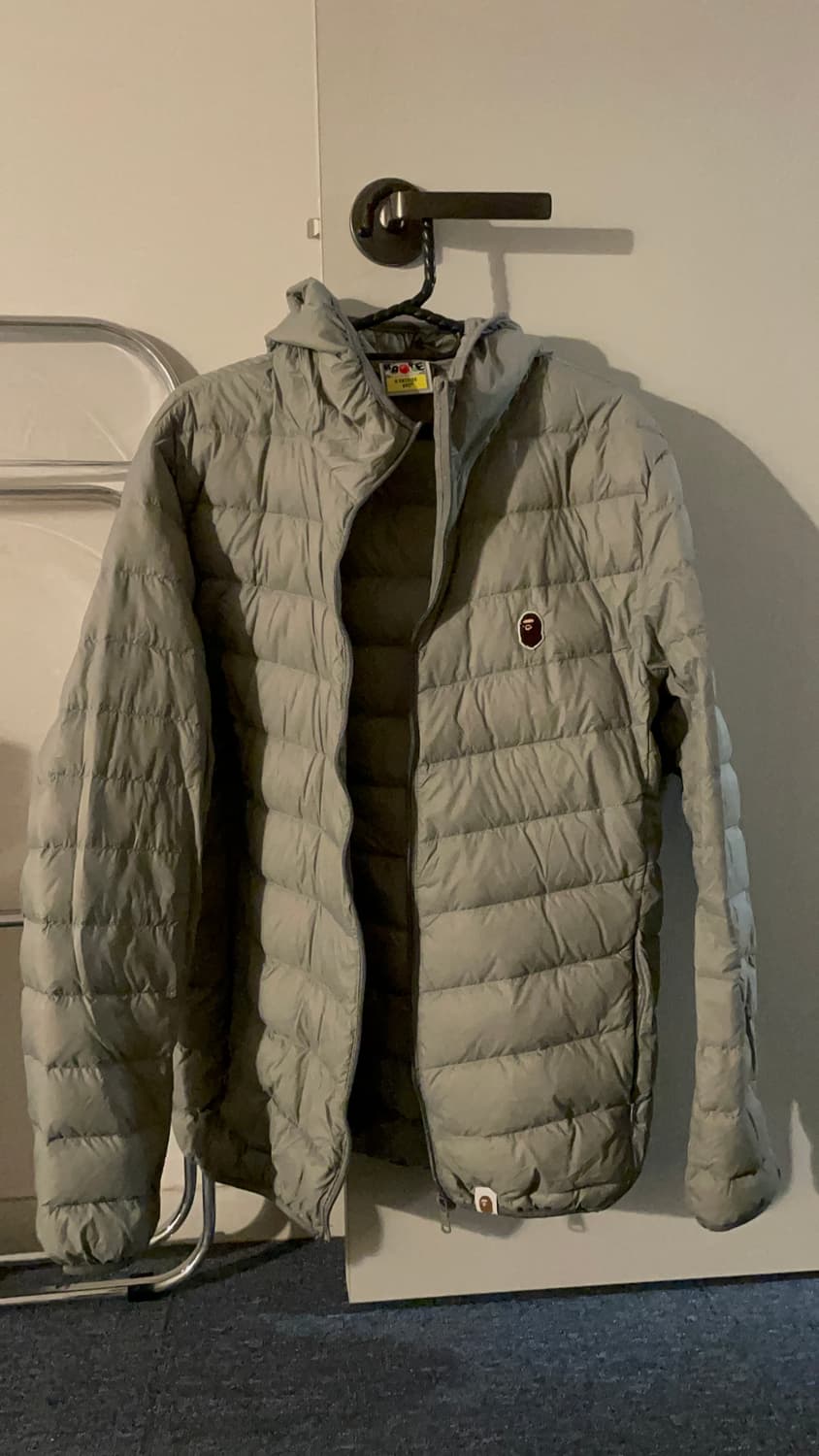 베이프 경량패딩 그레이 상품이미지1