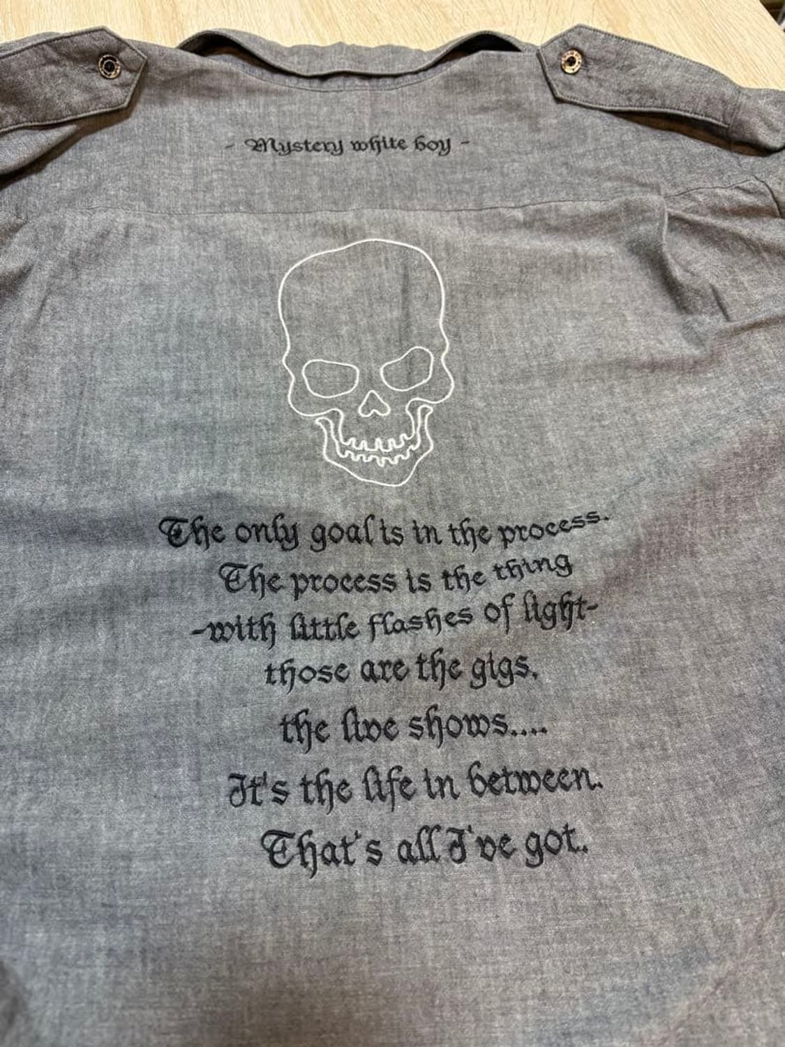 01SS 넘버나인 미스테리 화이트 보이 스컬 셔츠 상품이미지4