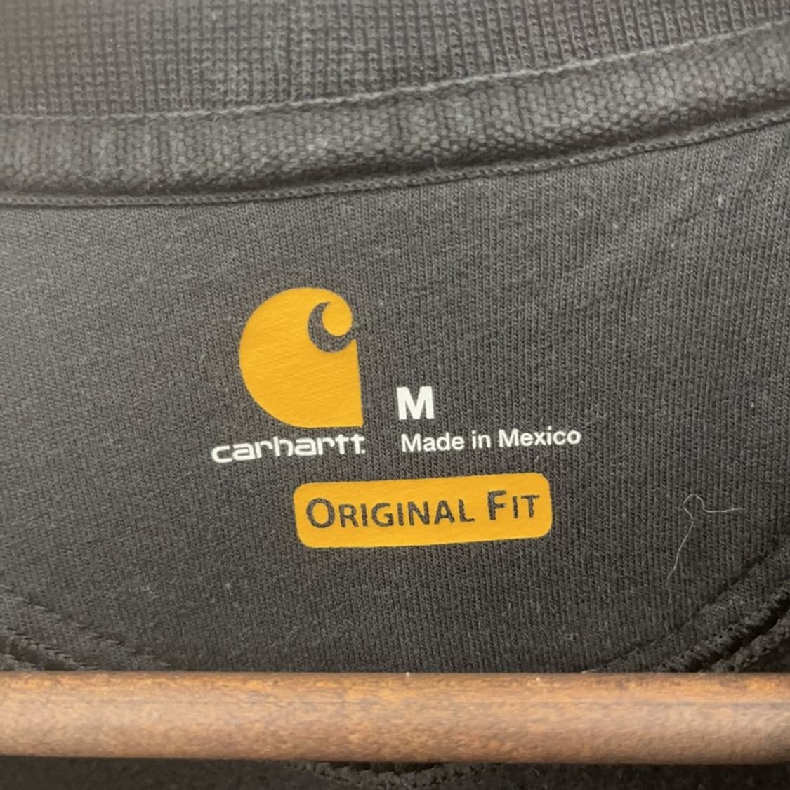 칼하트 베이직 모던 오버핏 포켓로고 디테일 맨투맨 M C07371 상품이미지5