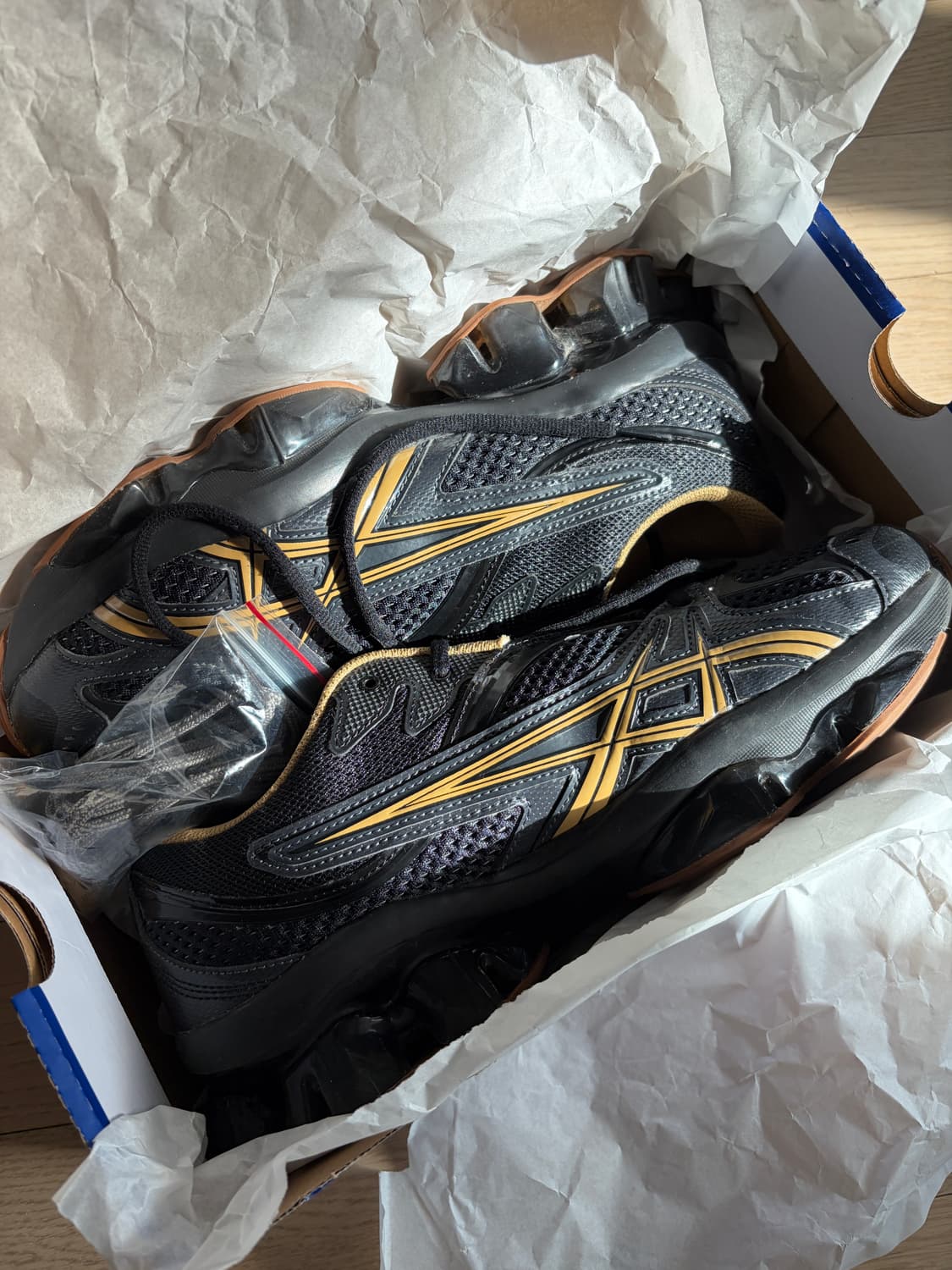 아식스 키코 젤퀀텀 지엔치아 블랙/브라운 상품이미지1