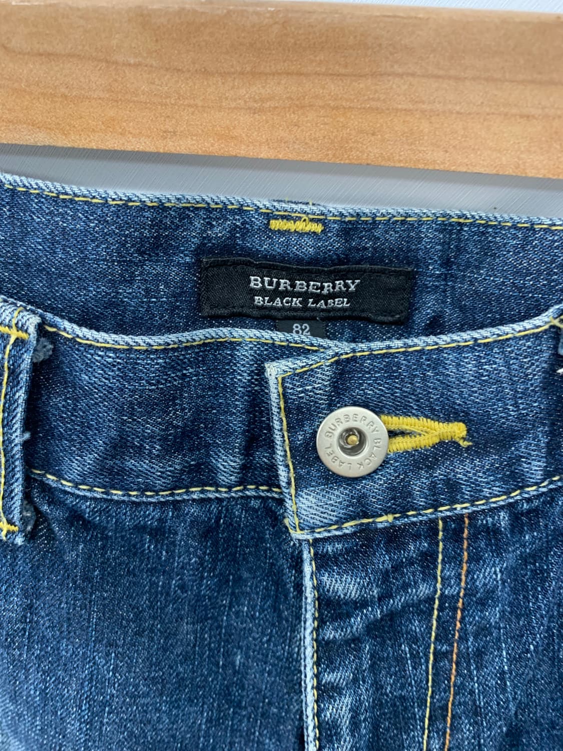 버버리 블랙라벨 데미지 데님 상품이미지6