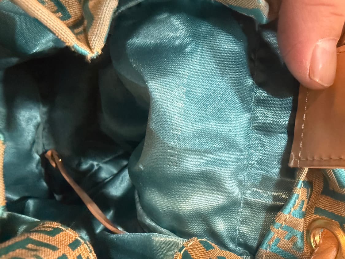 정품 펜디 주카 미니 백팩 팝니다 상품이미지8