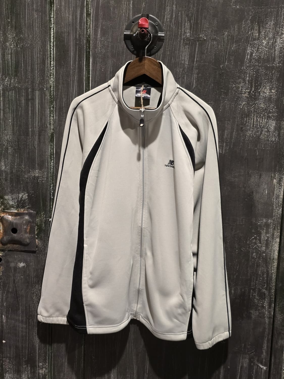 New Balance Raglan Sleeve Track Jacket 상품이미지1