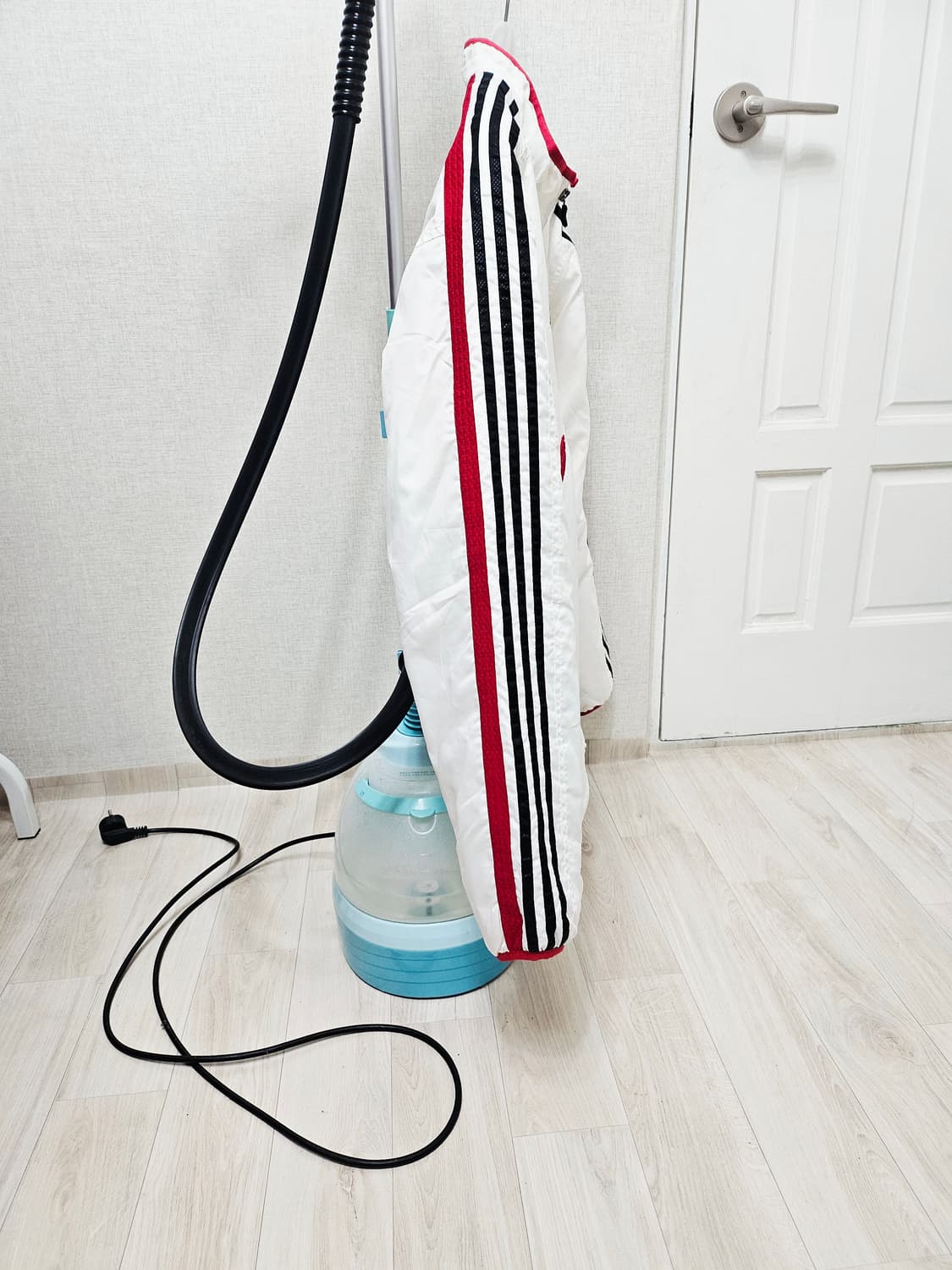 (110~115)2XL ☆초희귀☆ 아디다스 [흰검빨] 패딩바람막이 상품이미지5