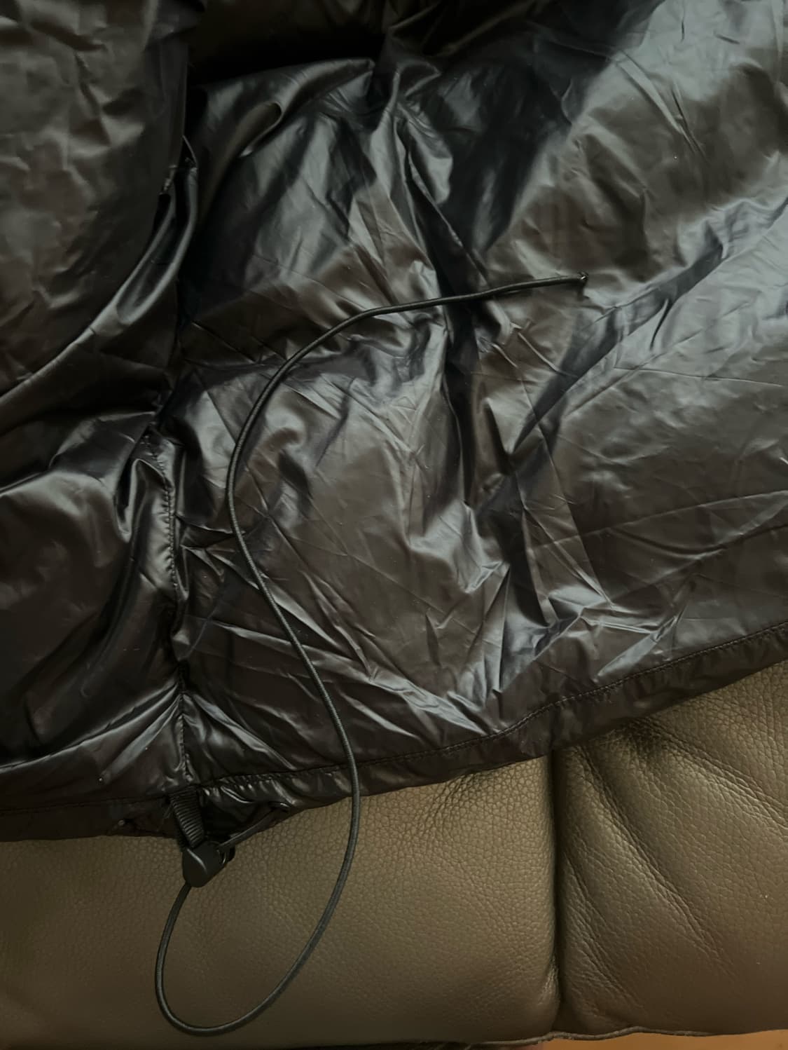 슈프림 페더웨이트 다운 퍼퍼 자켓 블랙 - 23FW 상품이미지6