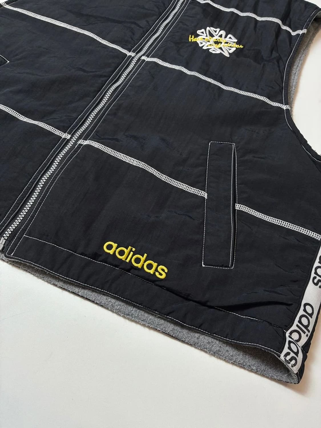 아디다스 90's 올드스쿨 플리스 베스트 PN8903 상품이미지4