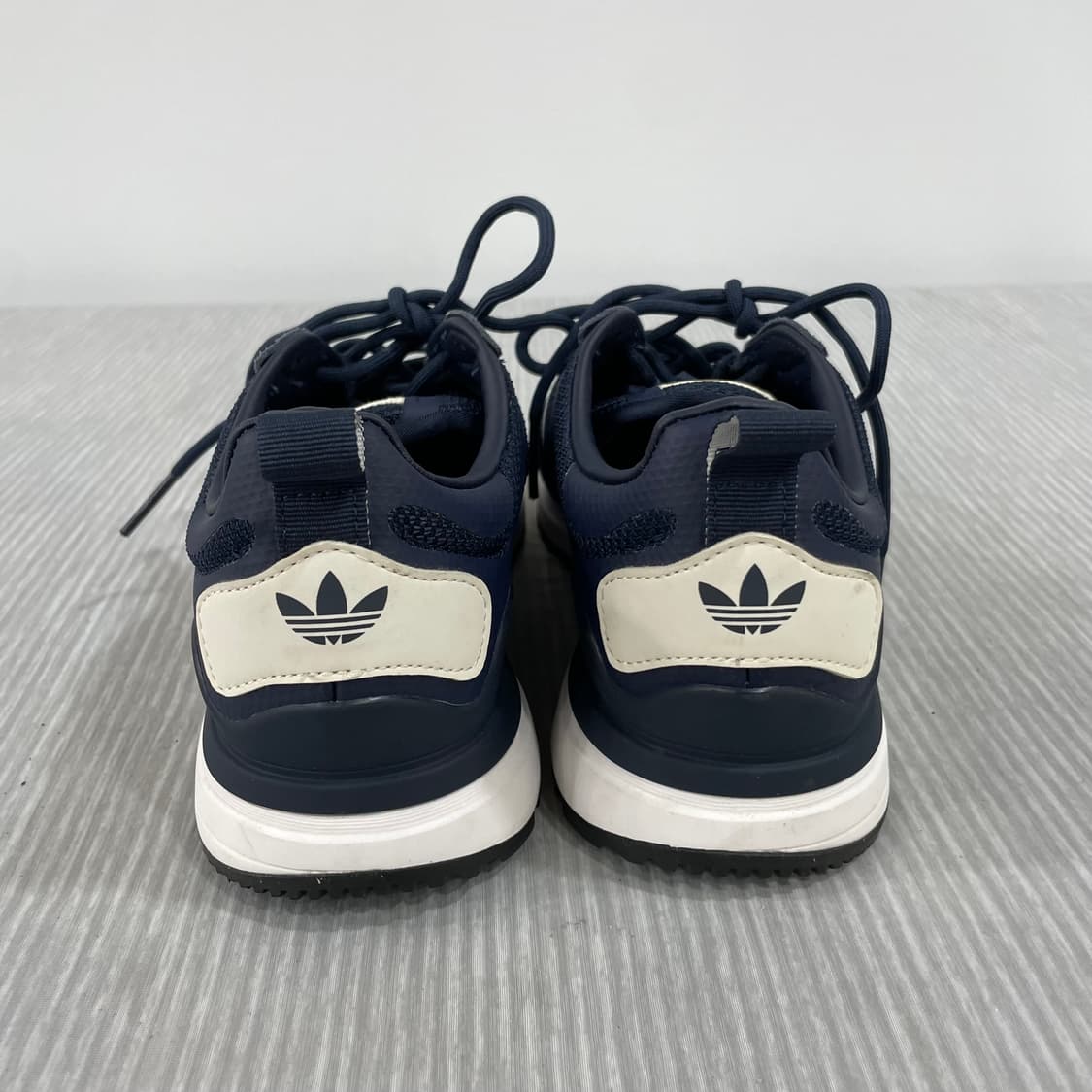 774) 아디다스 ZX 700 런닝화 240mm 상품이미지4