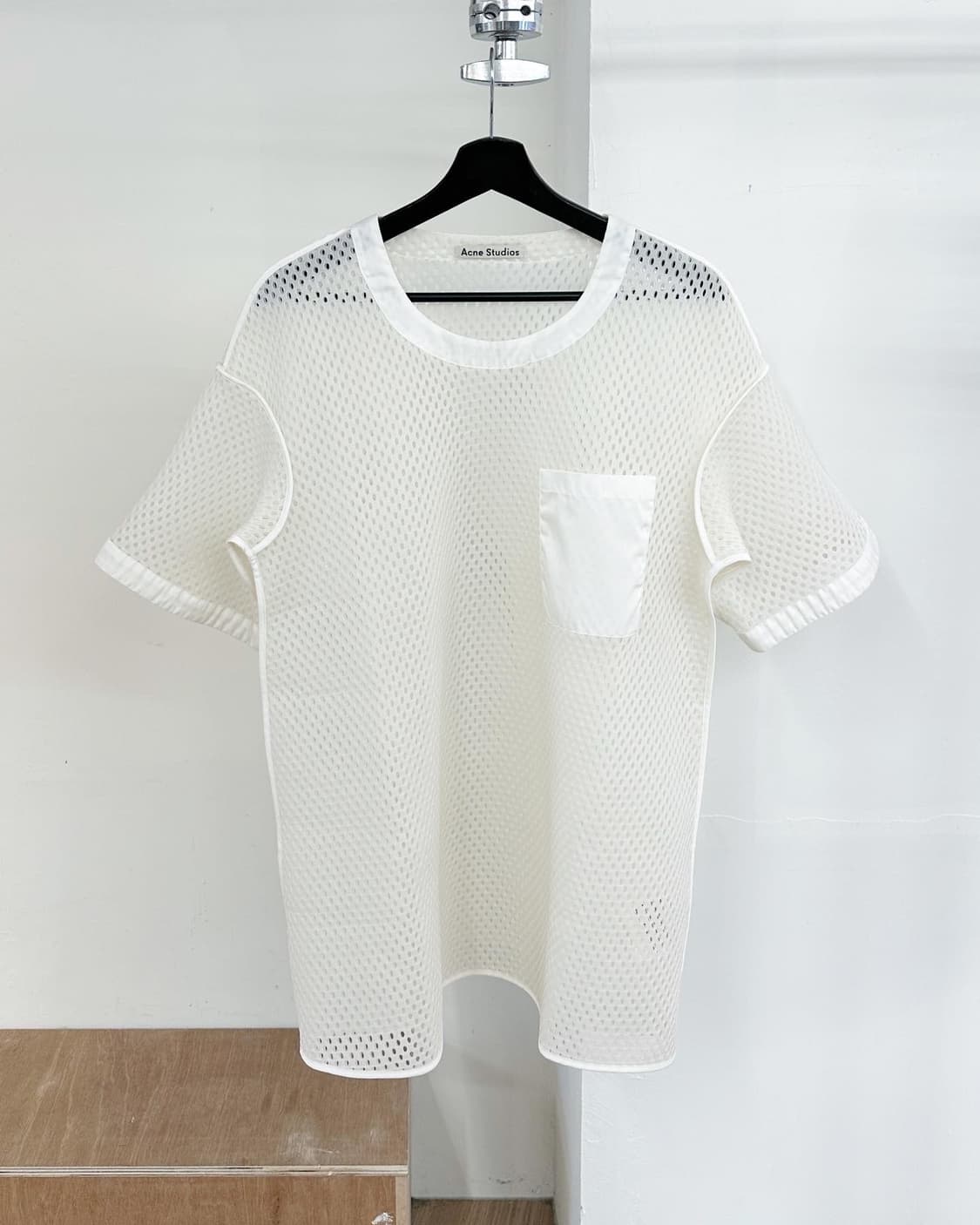 아크네스튜디오 화이트 폴리 에이버 메쉬 하프티  상품이미지1