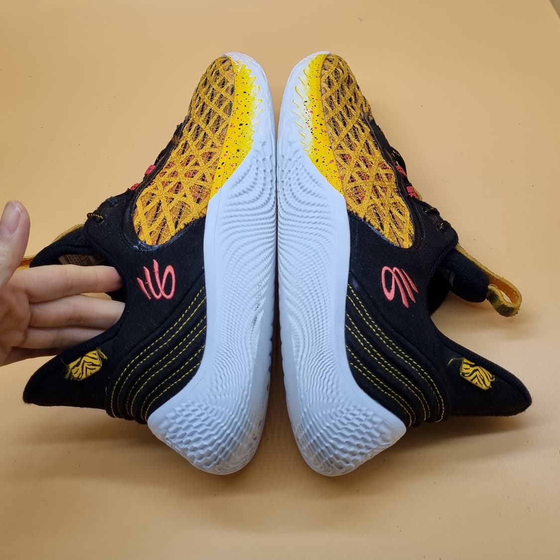 언더아머 커리 플로우9 농구화290 상품이미지5